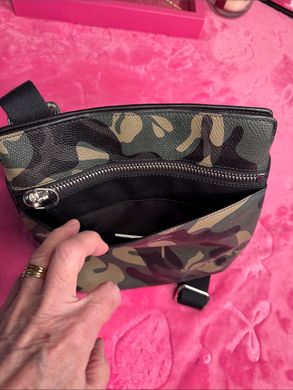 Alexander McQueen Camo Leather Skull Messenger Bag w/ Silver Skull Hardware NWOT - Picture 8 of 13